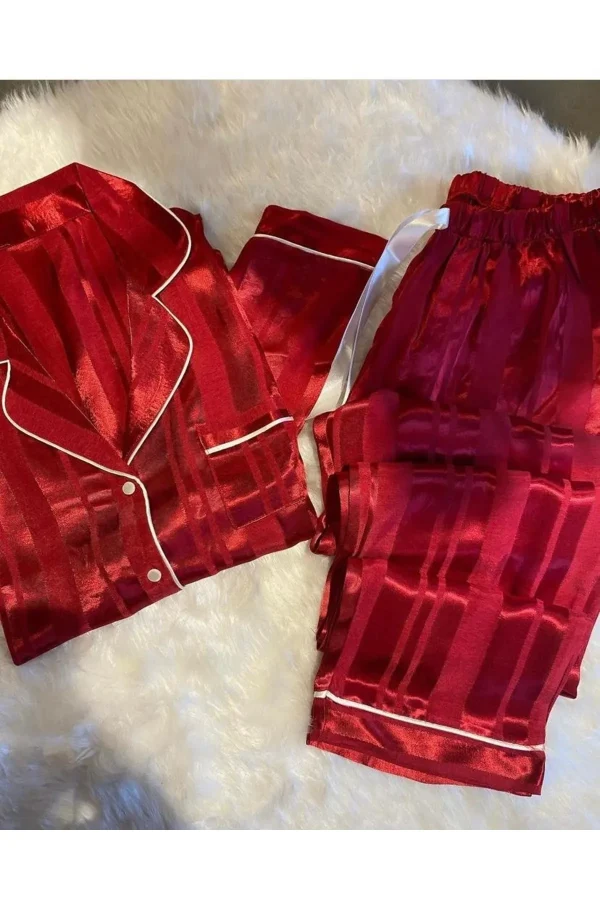 Jakar Desenli Kırmızı Şeritli Kadın Pijama Takımı