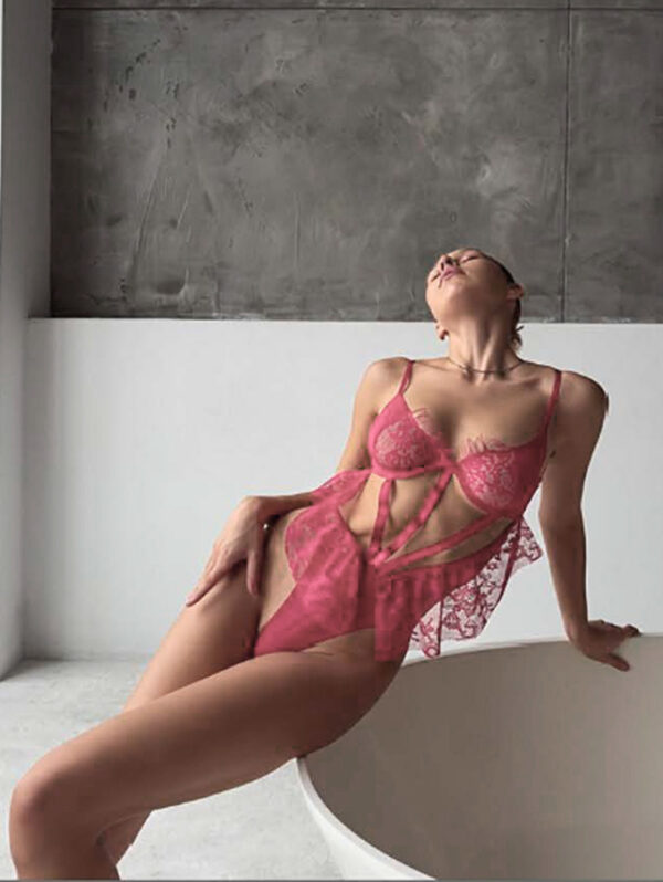 Dantel Detaylı Gale Tasarım Pembe Bodysuit
