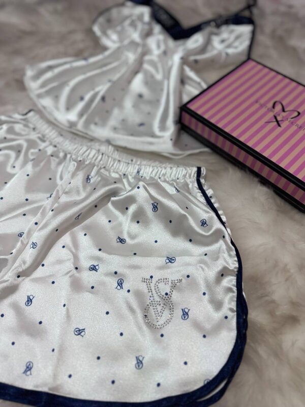 Victoria Secret Beyaz Logolu Saten Askılı Şortlu Takım
