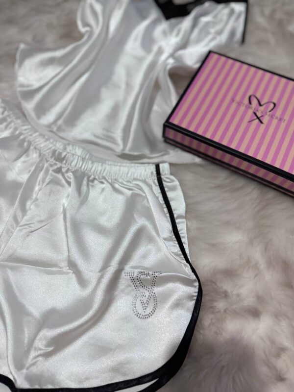 Victoria Secret Beyaz Saten Askılı Şortlu Takım