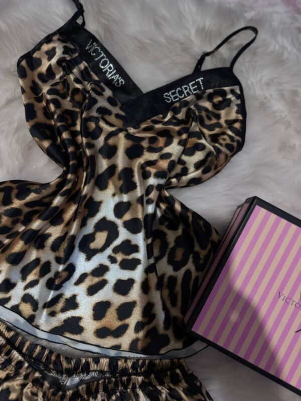 Victoria Secret Leopar Desen Saten Askılı Şortlu Takım