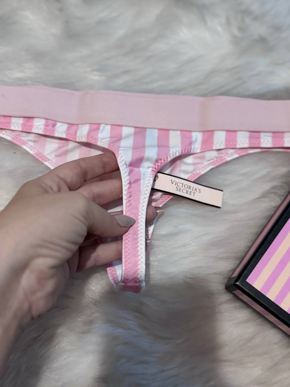 Victoria Secret Logolu Esnek Bel Bantlı Pembe Çizgili Tanga (2)