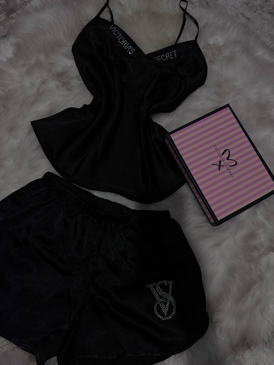 Victoria Secret Siyah Saten Askılı Şortlu Takım (3)
