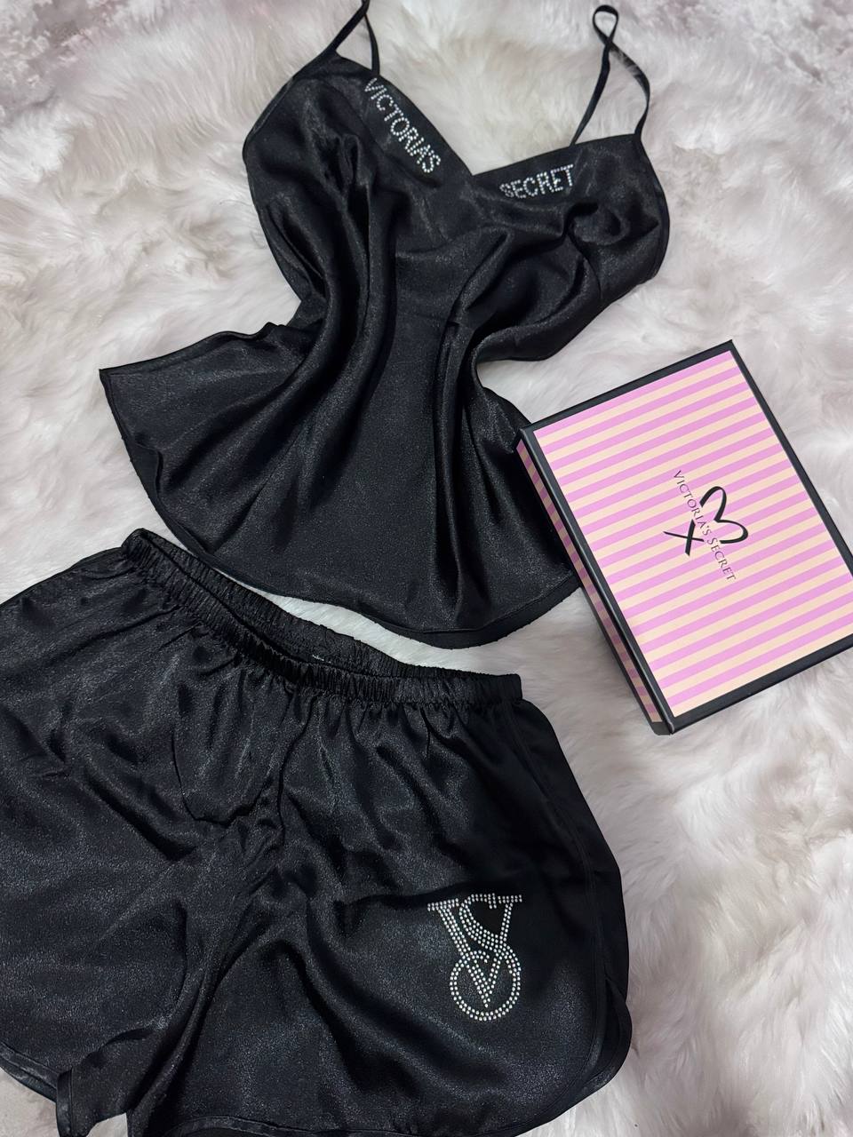 Victoria Secret Siyah Saten Askılı Şortlu Takım